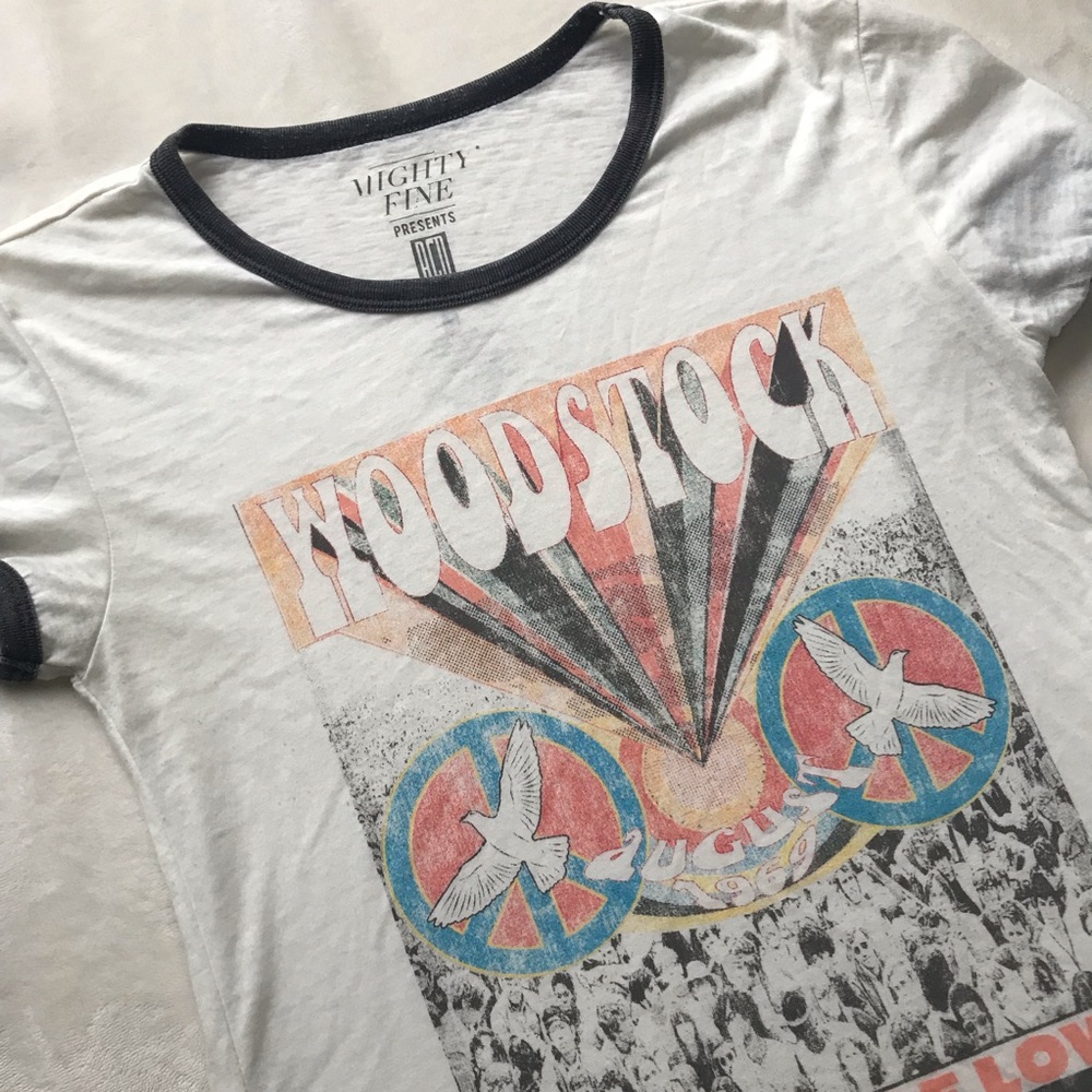 Woodstock graphic ringer tee in size M